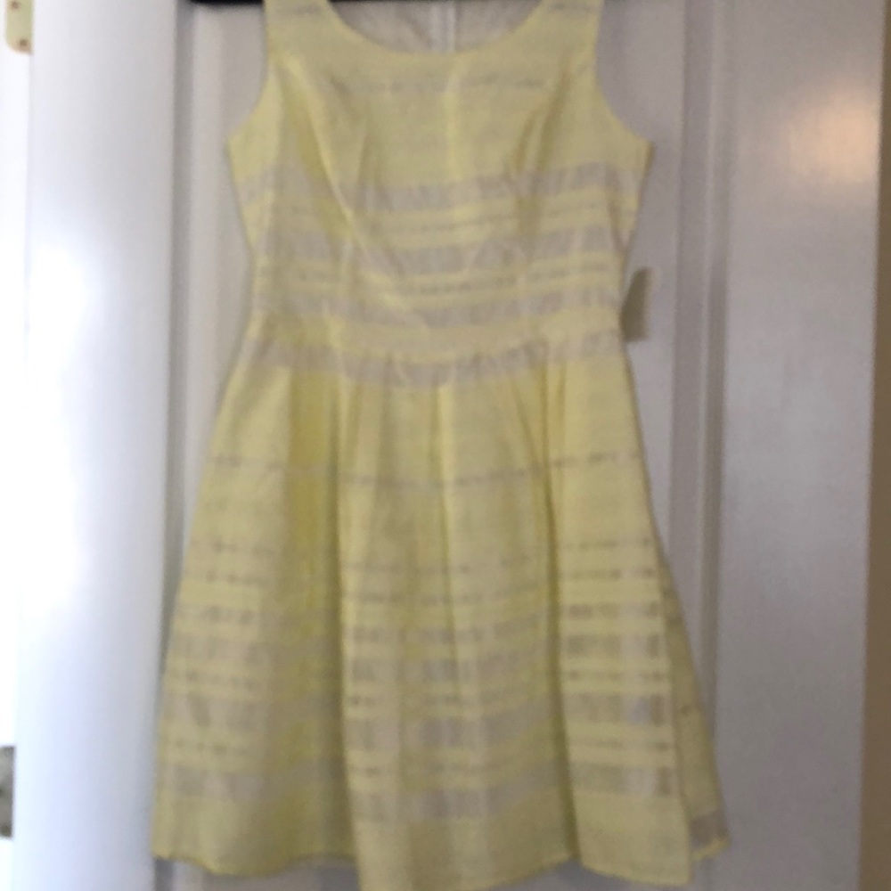 Dress - Picture 2 of 4